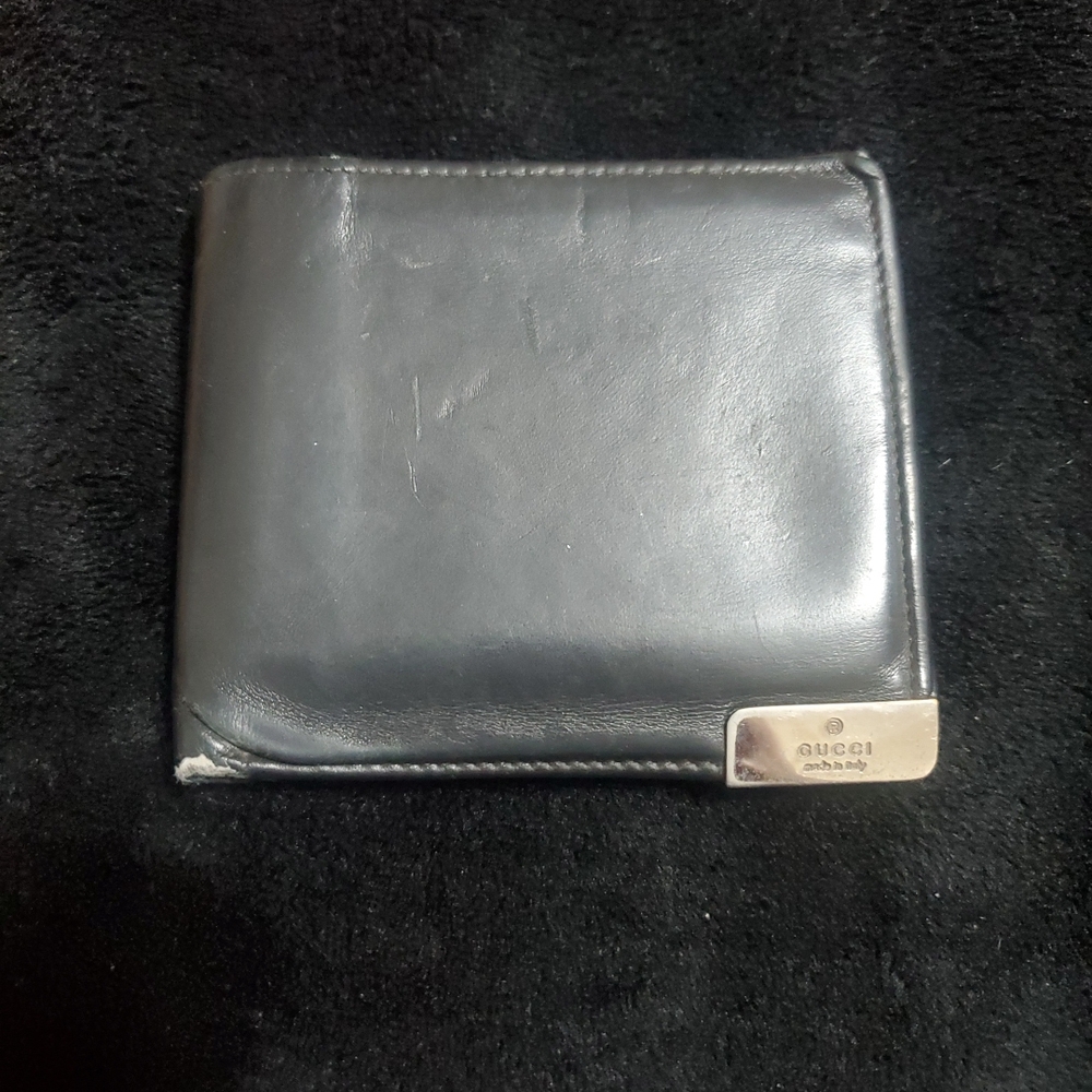 SOLD Gucci Black Leather Bifold Wallet with Logo Authentic